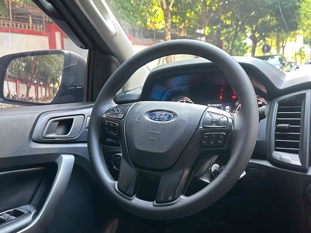 Ford Ranger XLS 2.2AT 4x2 sx 2021 màu đen đẹp. Mua bán Ô tô tại Quận Cầu Giấy Hà Nội được đăng bởi Cao Quý hình 12