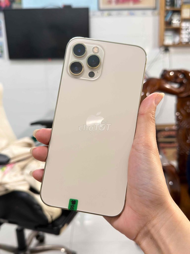 Apple iPhone 12 Pro Max 128GB Vàng. Mua bán Điện thoại tại Thành phố Biên Hòa Đồng Nai được đăng bởi Huỳnh  hình 1