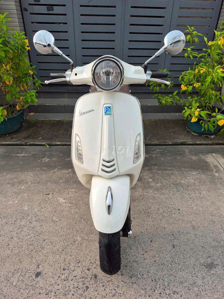 Vespa Prima,phanh Abs,date 2018,BST:69,máy zin.BTC. Mua bán Xe máy tại Huyện Hóc Môn Tp Hồ Chí Minh được đăng bởi                    CẦM ĐỒ TÍN PHÁT hình 1