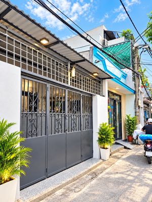 Plot of land 100 m² · Đường Nguyễn Văn Quá