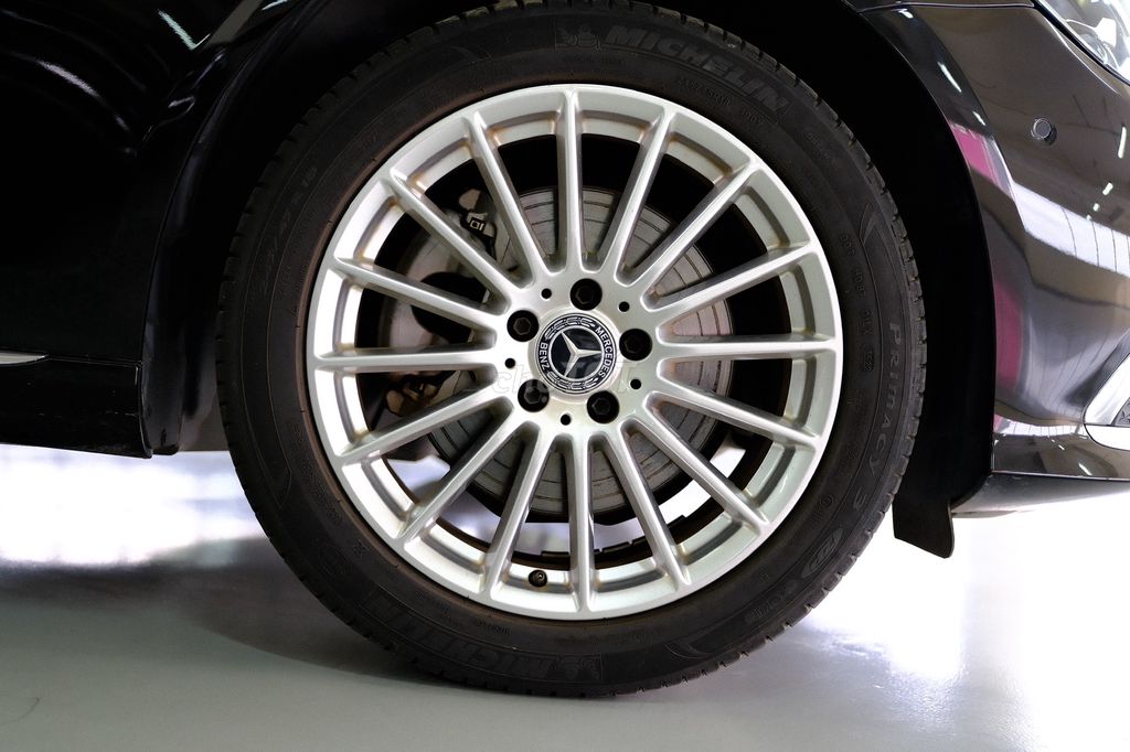 Mercedes-Benz E200 EXCLUSIVE Đen 7400 km. Mua bán Ô tô tại Quận 7 Tp Hồ Chí Minh được đăng bởi NGỌC ANH MERCEDES PMH hình 5