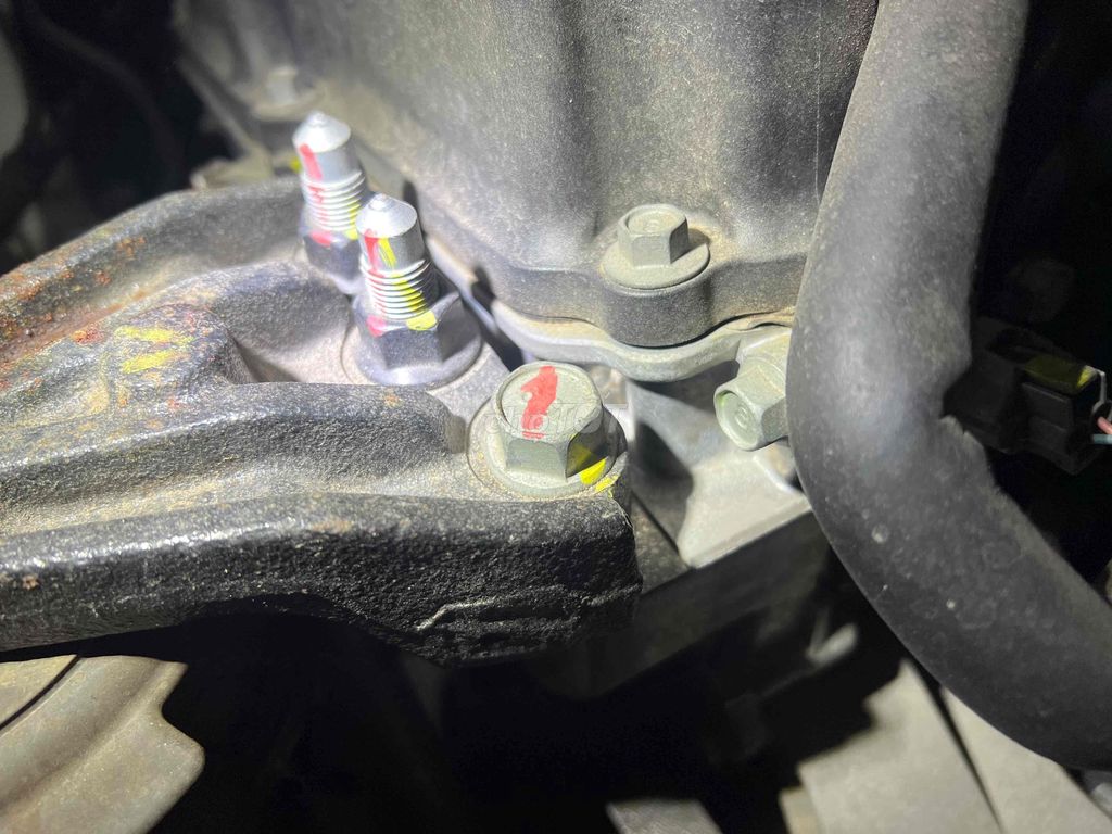 Hyundai Santa Fe Xăng  50.000 km 1 đời chủ. Mua bán Ô tô tại Thành phố Dĩ An Bình Dương được đăng bởi Bảo Khang hình 3