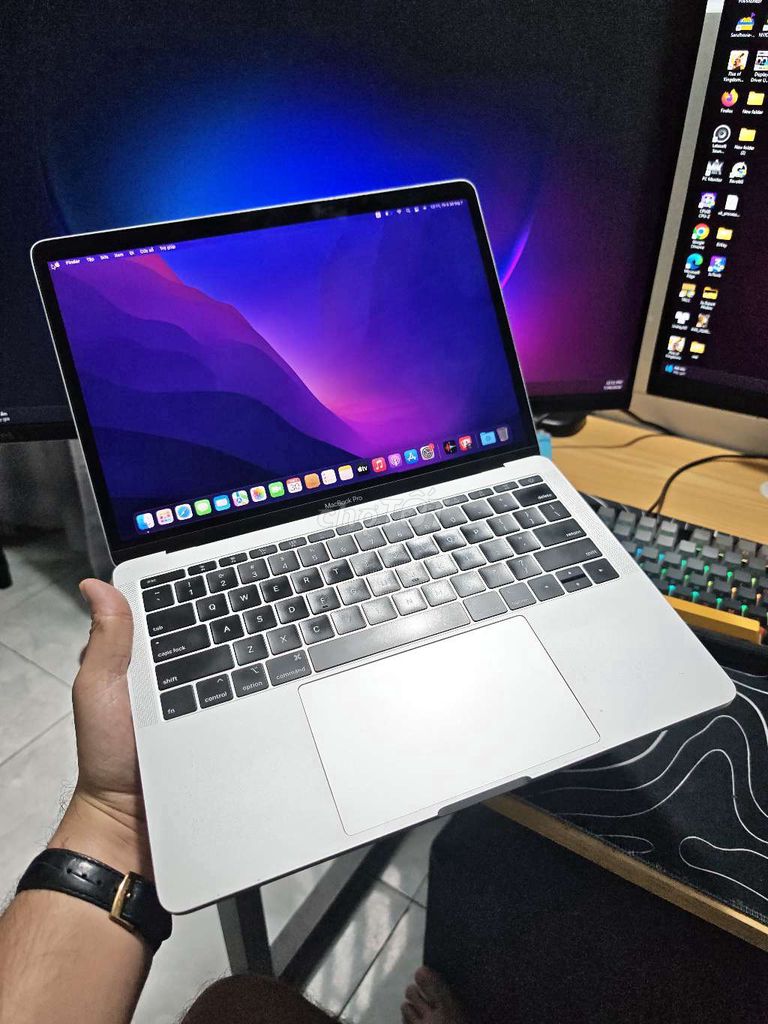 Apple Macbook Pro 2020 i5 8GB/256GB Bạc. Mua bán Laptop tại Quận Bình Tân Tp Hồ Chí Minh được đăng bởi Tân Phạm hình 1