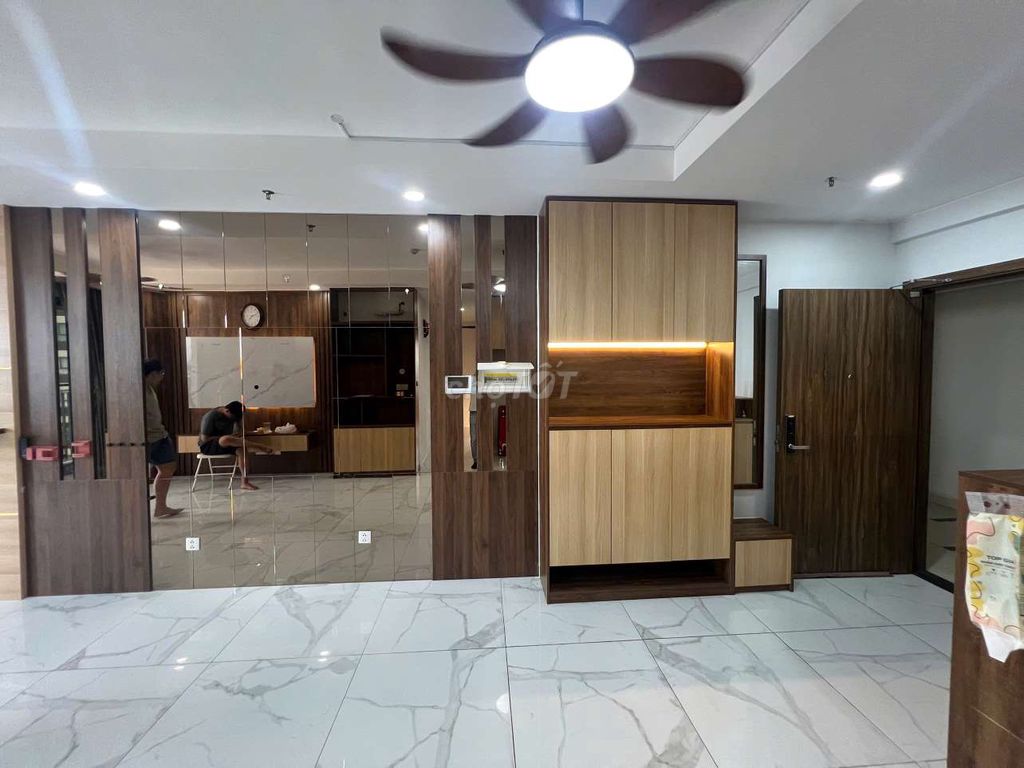 Chính chủ gửi bán Căn góc 3pn2wc - 100m2, Sổ hồng riêng, Tặng nội thất