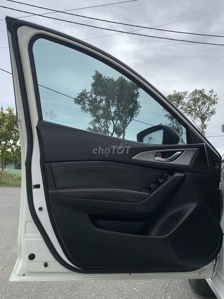 Mazda3 ĐKý cuối 2017,1 Chủ BiểnTrắng,bản Face Lift. Mua bán Ô tô tại Huyện Hòa Vang Đà Nẵng được đăng bởi Mỹ Linh hình 4