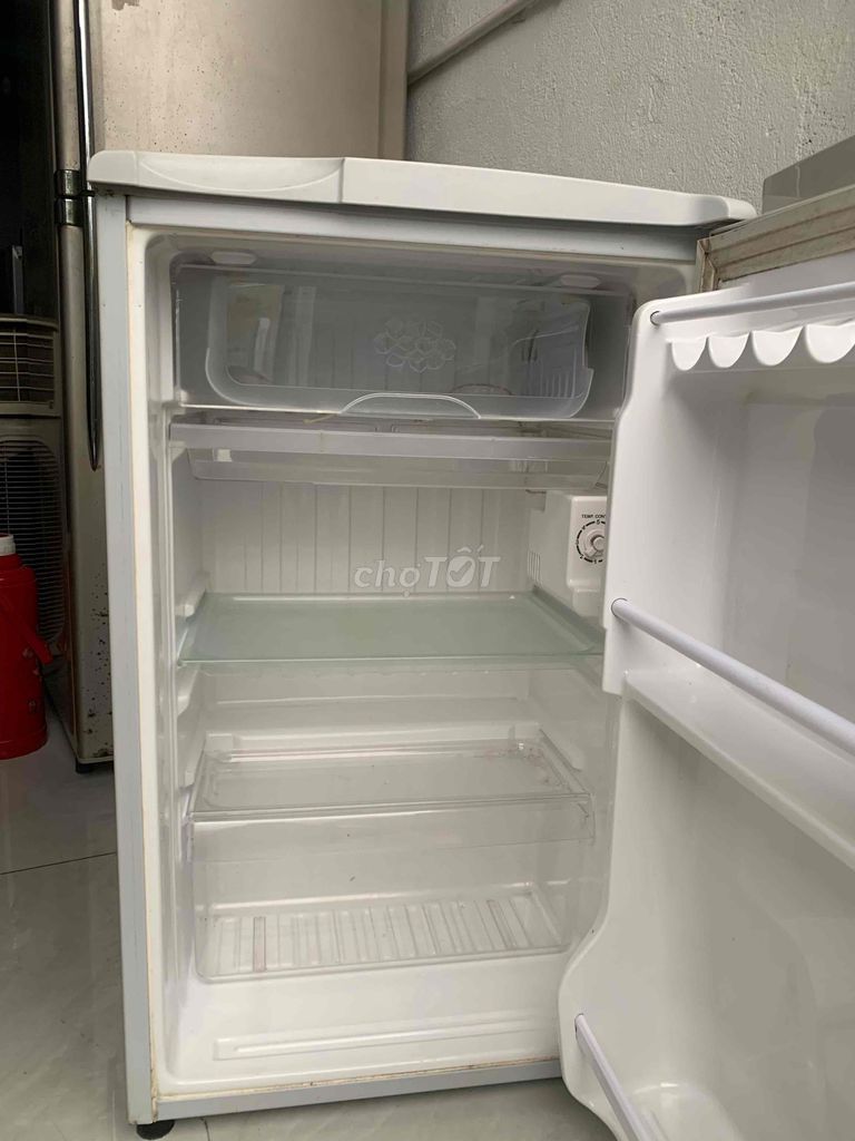 Cần bán tủ lạnh mini 90l hỗ trợ ship quận Tân Phú