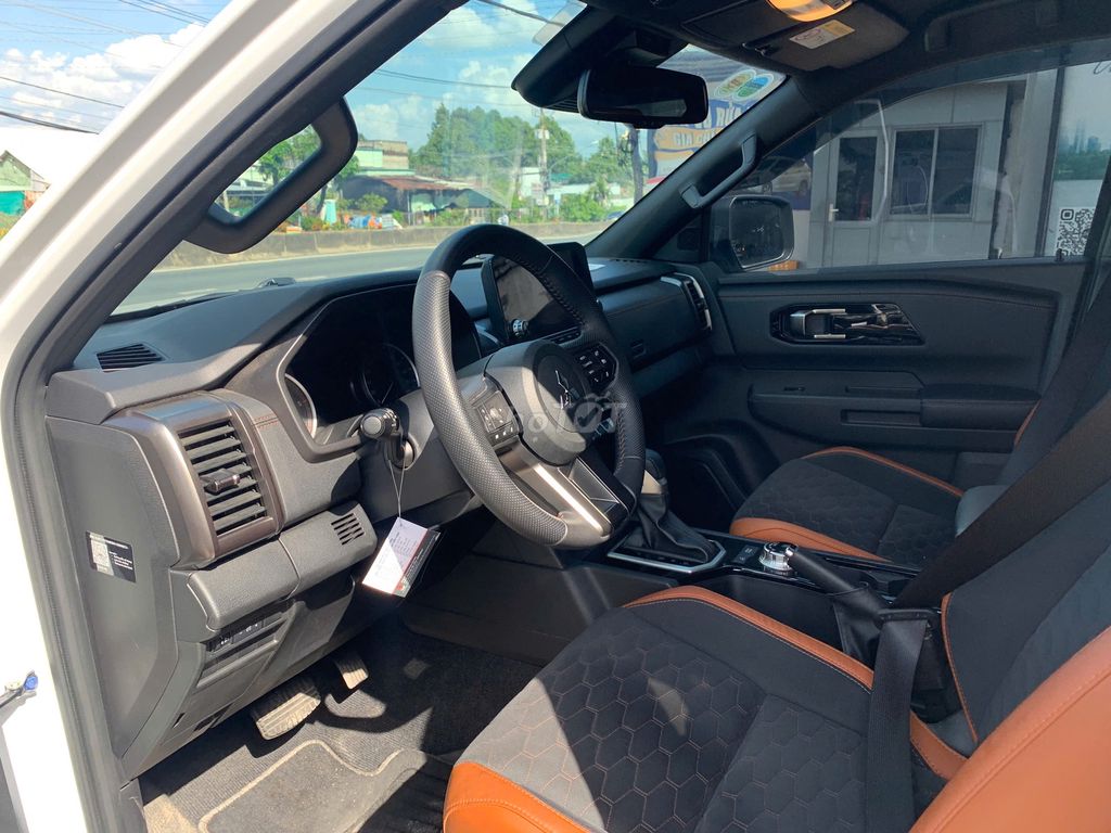 Mitsubishi Triton 2024 Trắng 30.000km. Mua bán Ô tô tại Quận Tân Phú Tp Hồ Chí Minh được đăng bởi Hoanganh Nguyendinh hình 6