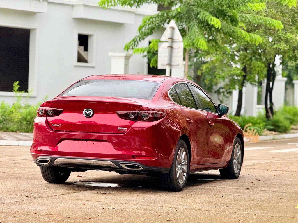 Mazda Mazda3 2024 1.5AT Luxury 11000 km. Mua bán Ô tô tại Quận Cầu Giấy Hà Nội được đăng bởi Vũ Duy Khánh hình 3