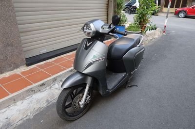 Xe máy điện VinFast Klara S màu Xám