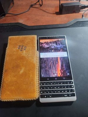 Blackberry Key2 đen cũ giá rẻ. Mua bán Điện thoại tại Huyện Hóc Môn Tp Hồ Chí Minh được đăng bởi Quang