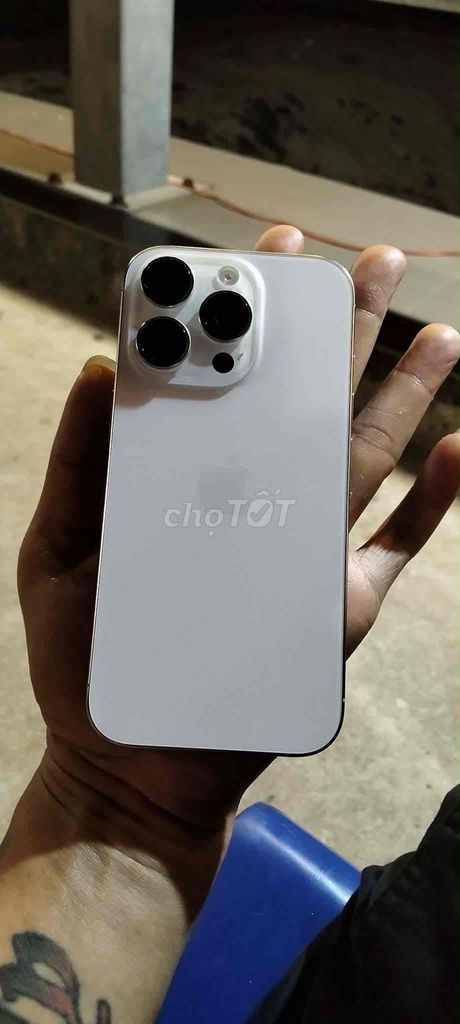 Apple iPhone 16 Pro 128GB Trắng Nguyên zin. Mua bán Điện thoại tại Quận Liên Chiểu Đà Nẵng được đăng bởi voquocdung hình 1