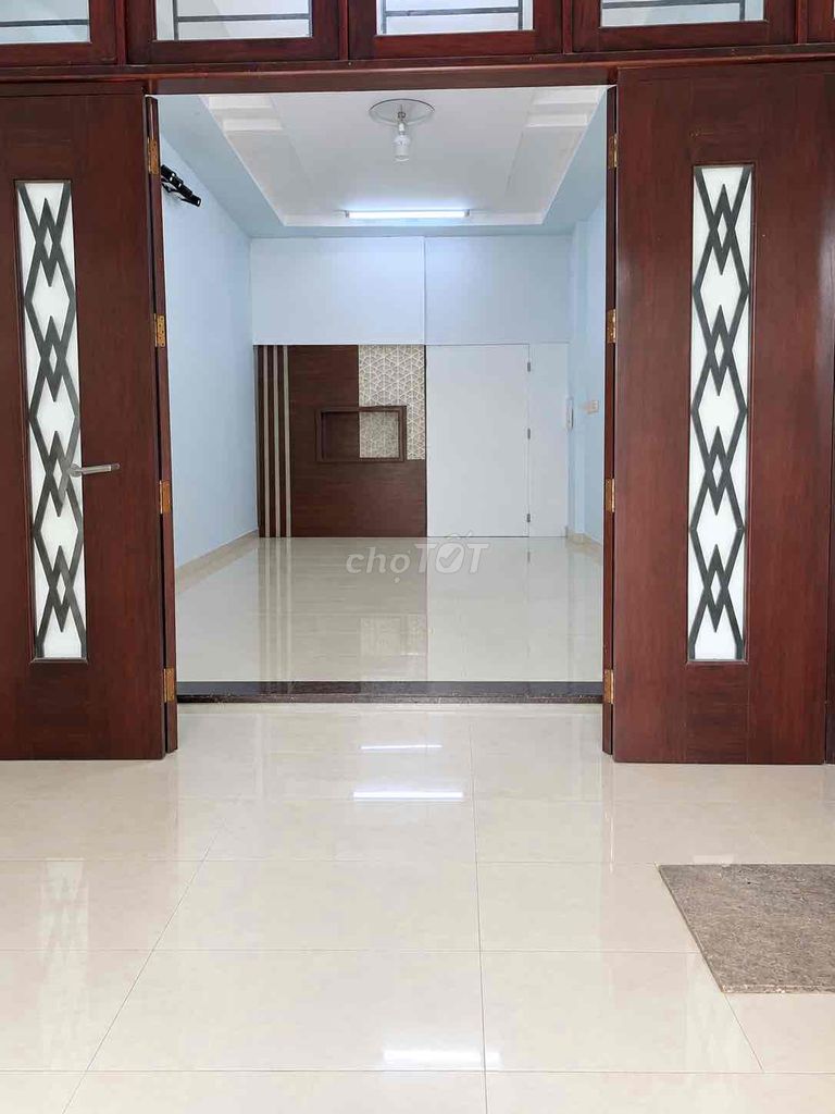 CHO THUÊ PHÒNG TRƯỚC NHÀ 28M² HẺM Ô TÔ THỐNG NHẤT – CÓ SẴN MÁY LẠNH