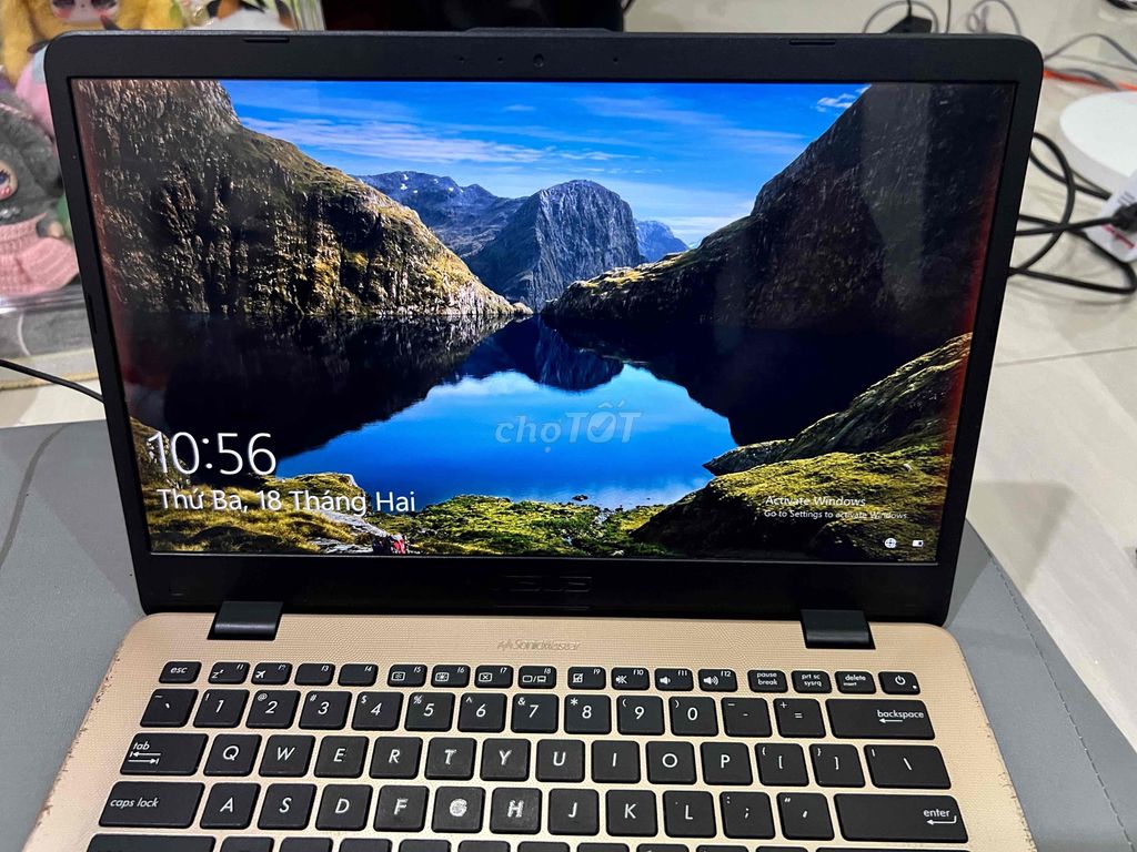 Asus VivoBook 10 inch, Intel Core i3, RAM 4GB