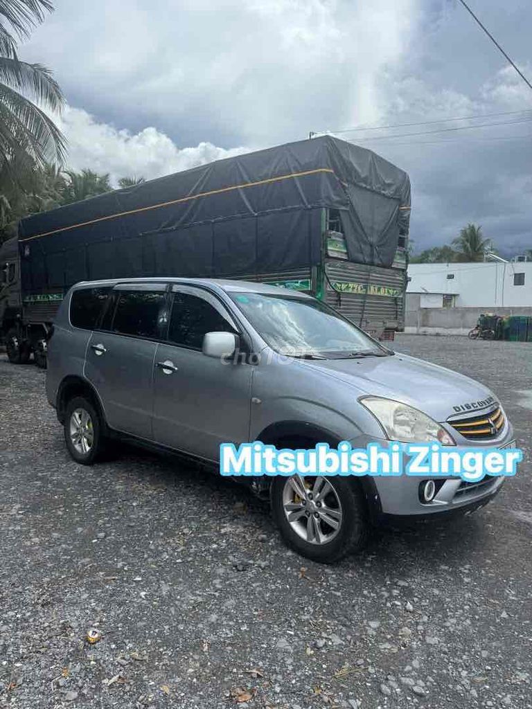 Mitsubishi Zinger 2009 photo 2