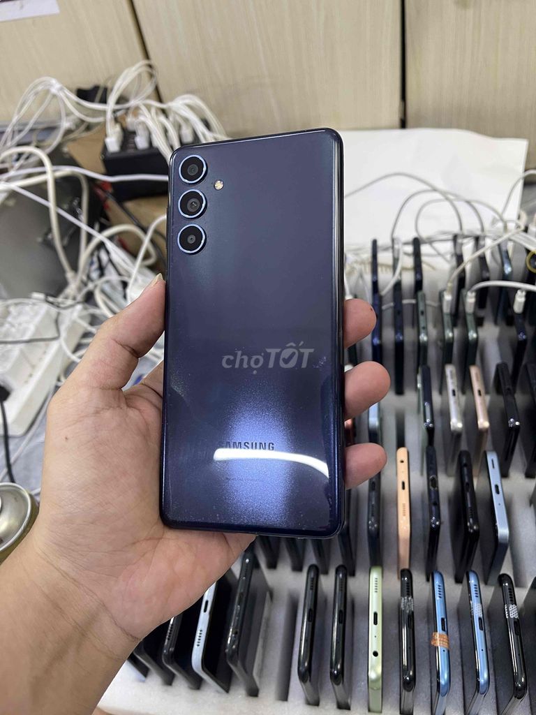 Samsung M54 5G 8/256GB Zin Bản Việt Nam Chính hang. Mua bán Điện thoại tại Quận 4 Tp Hồ Chí Minh được đăng bởi Quốc Đạt 888 hình 1