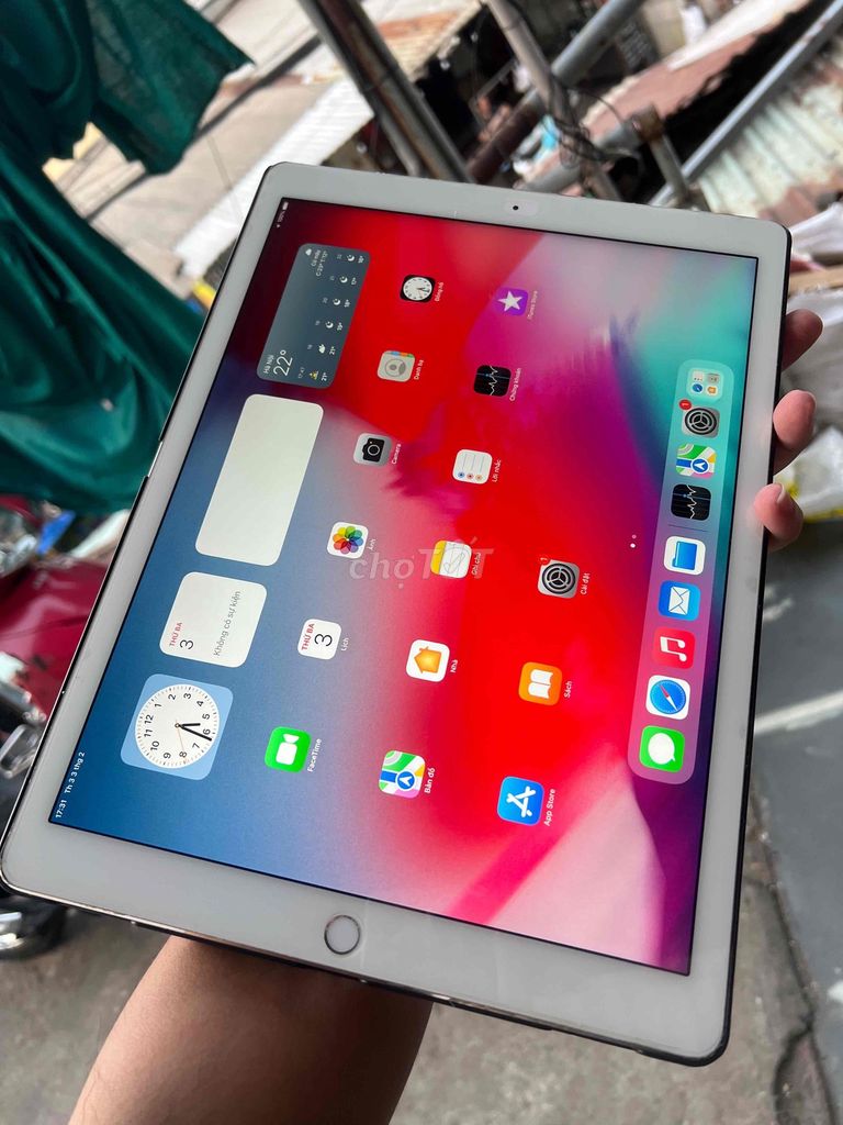 Apple iPad Pro 12.9 inch Vàng. Mua bán Máy tính bảng tại Quận Tân Phú Tp Hồ Chí Minh được đăng bởi lâm hình 1