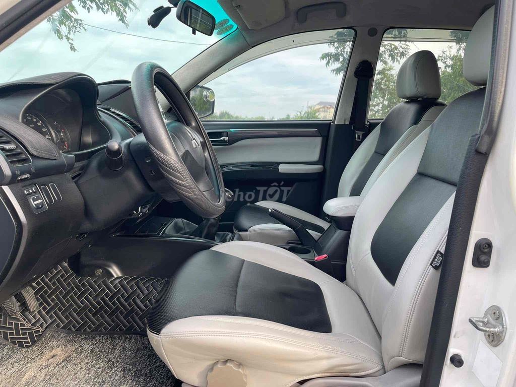 Mitsubishi Pajero Sport 2017 D 4x2 MT - 21000 km. Mua bán Ô tô tại Quận Ngũ Hành Sơn Đà Nẵng được đăng bởi Đặng Minh Tuấn hình 12