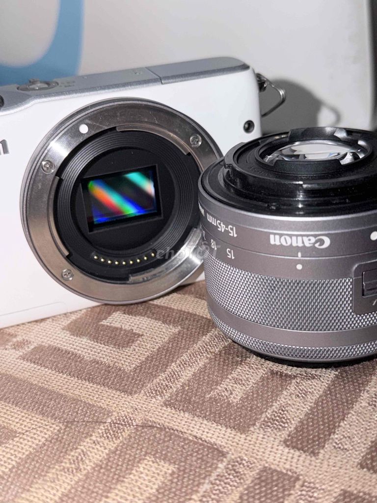 Máy ảnh Canon M10 Trắng. Mua bán Máy ảnh, Máy quay tại Thành phố Thủ Đức Tp Hồ Chí Minh được đăng bởi Đinh Anh Tài hình 1