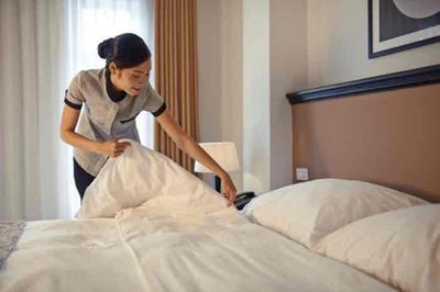🏩 Khách Sạn Thiên Tân Cần Tuyển Tạp Vụ Dọn Phòng