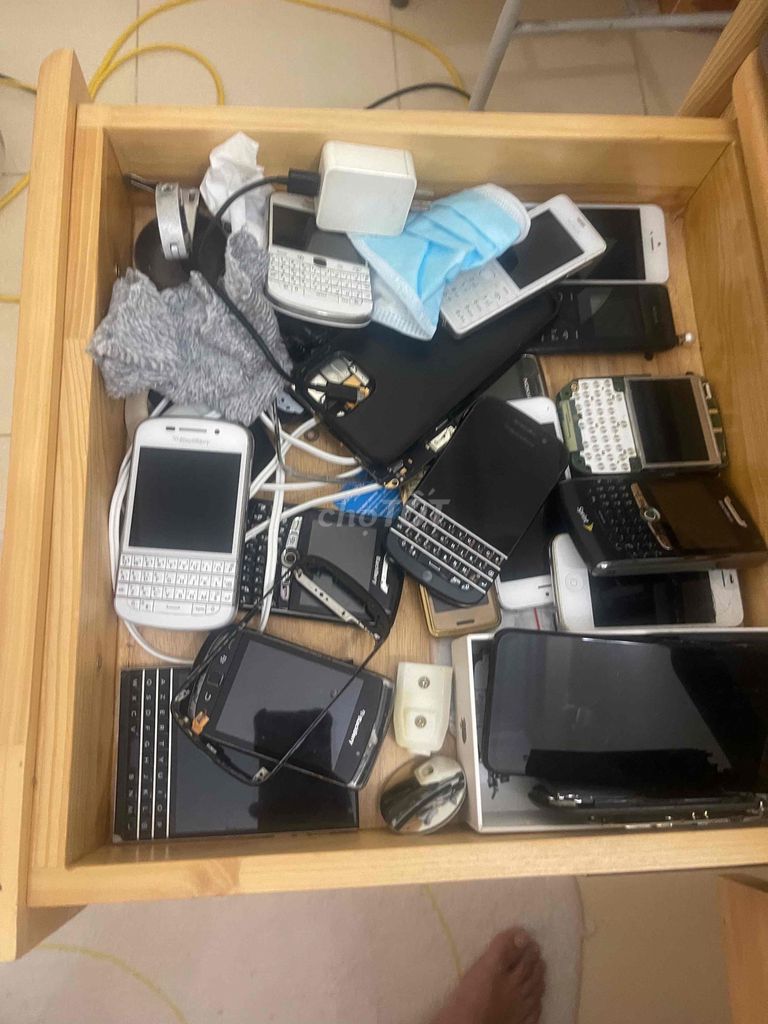 Blackberry Điện thoại Đen, Trắng. Mua bán Điện thoại tại Quận Hà Đông Hà Nội được đăng bởi Tran Anh Sơn hình 1