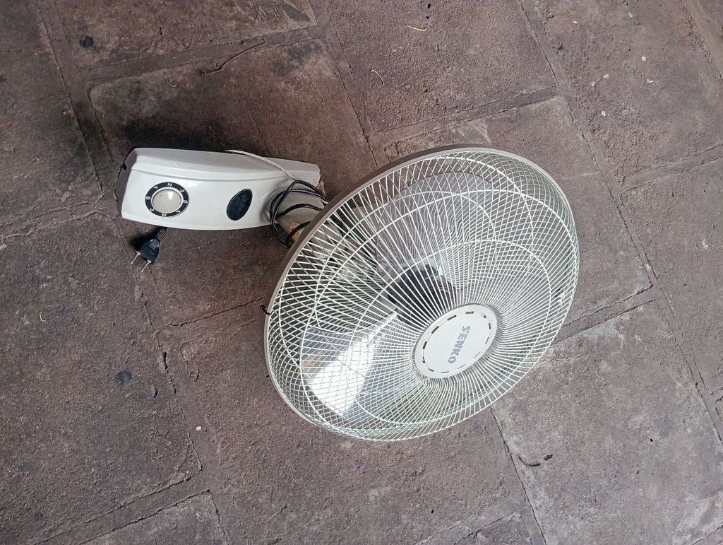 Quạt treo tường Senko Trắng. Mua bán Quạt tại Thành phố Thủ Đức Tp Hồ Chí Minh được đăng bởi truong hoang hình 1