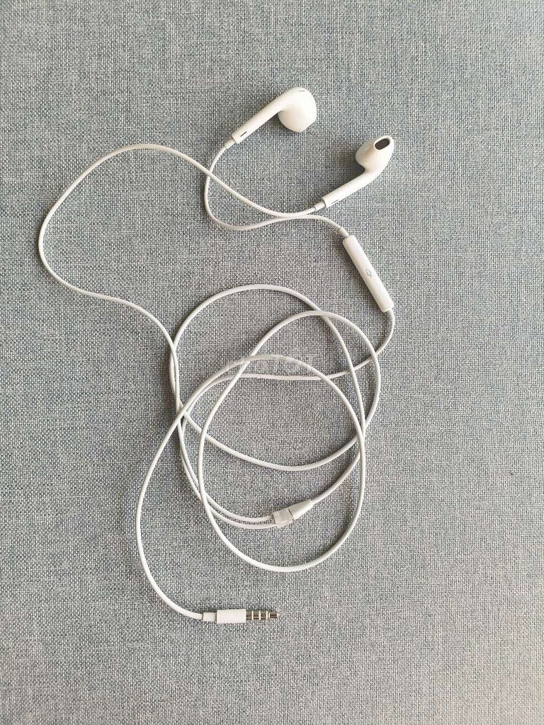 Tai nghe iphone jack 3.5mm chuẩn zin. Mua bán Tivi, Âm thanh tại Quận Tân Phú Tp Hồ Chí Minh được đăng bởi Mint hình 1
