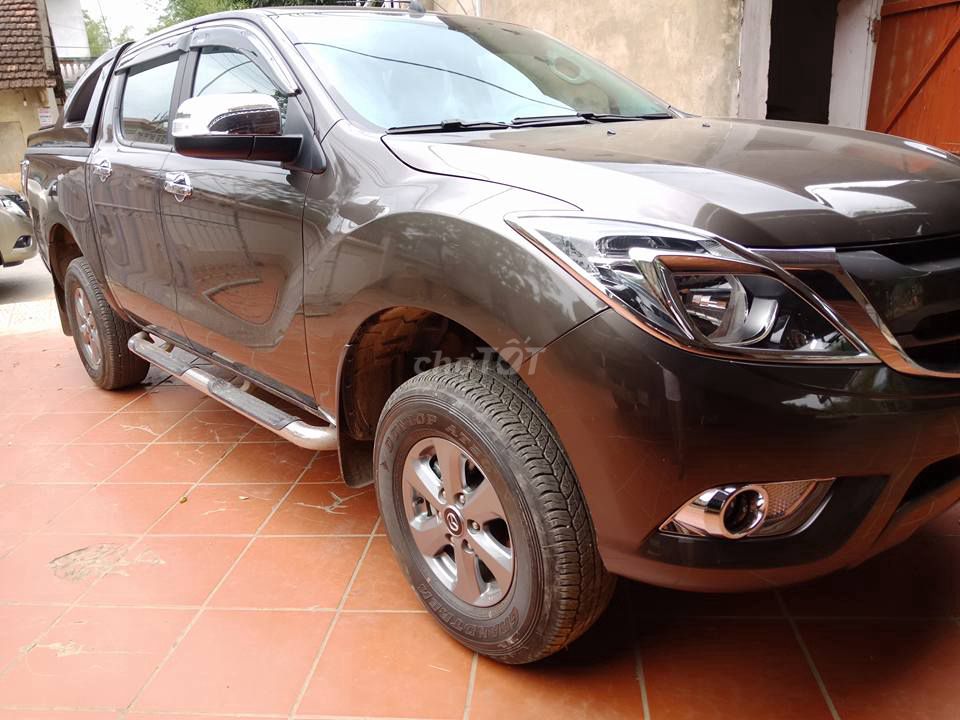 Bán Mazda BT50 sản xuất 2017, số sàn 2 cầu 4x4