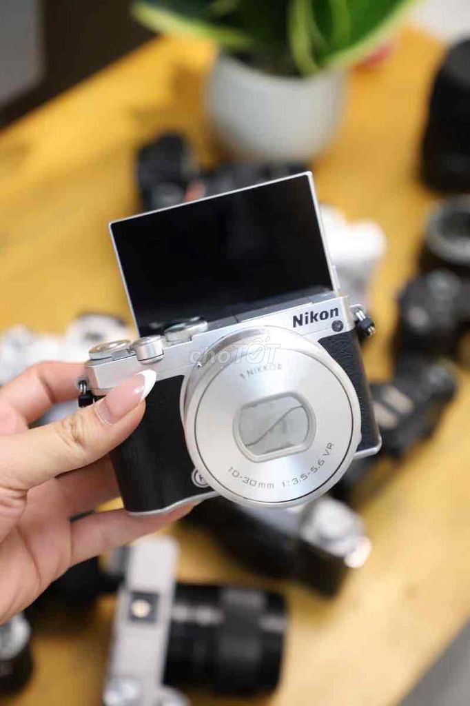 Máy ảnh Nikon J5 Mirrorless Bạc. Mua bán Máy ảnh, Máy quay tại Quận Phú Nhuận Tp Hồ Chí Minh được đăng bởi Trâmm Annh hình 1