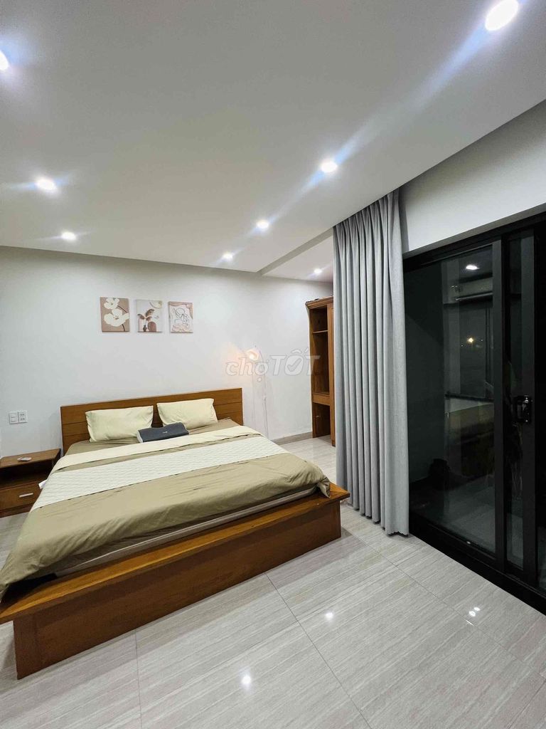 Green penthouse villa with a garden and BBQ area — photo 9