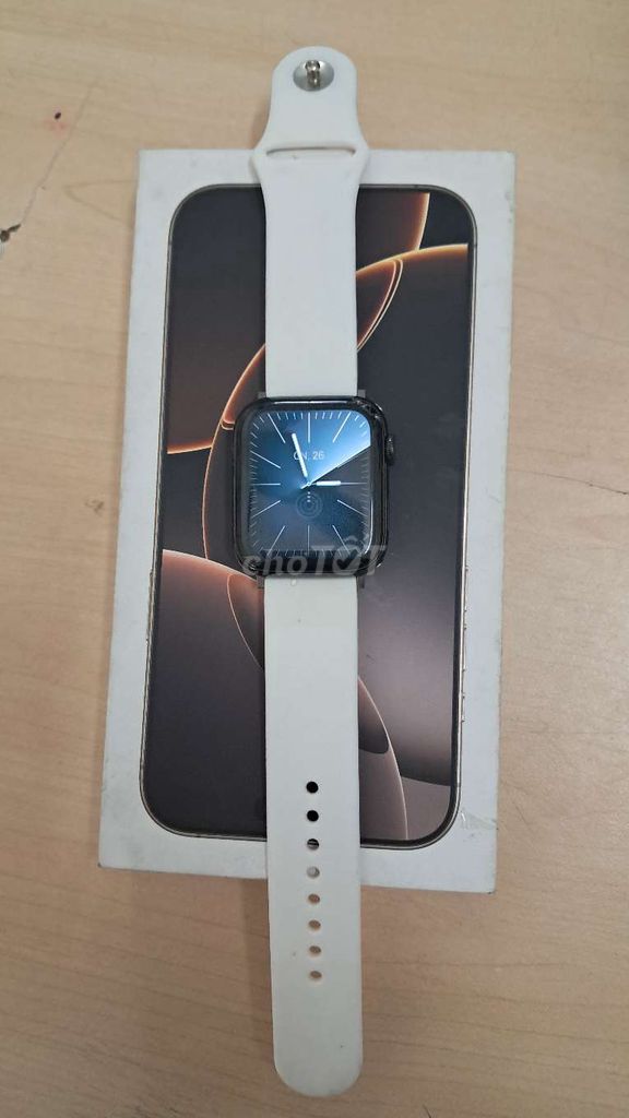 Apple watch series 4. Mua bán Thiết bị đeo thông minh tại Quận Hai Bà Trưng Hà Nội được đăng bởi bùi hữu liêm  hình 1