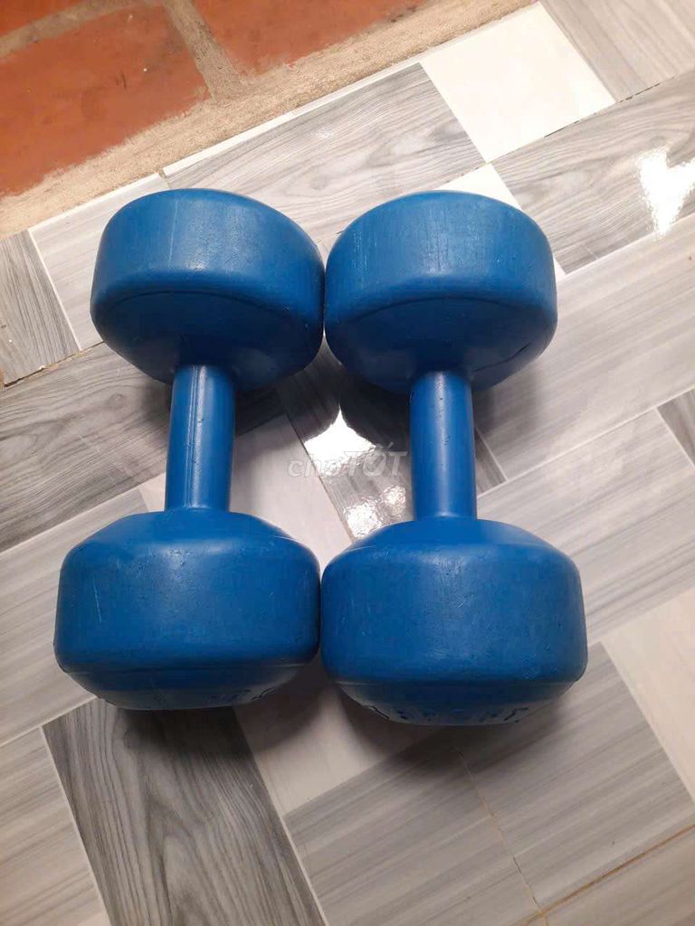 Tạ tay nhựa 7kg/cái Xanh dương. Mua bán Đồ thể thao, Dã ngoại tại Thị xã Tân Uyên Bình Dương được đăng bởi HẢI BUÔN MÊ hình 1