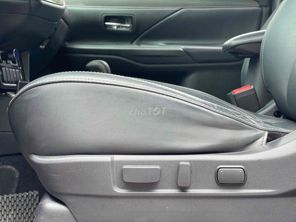 bán outlander prenium 2020 odo 89.000km. Mua bán Ô tô tại Quận Gò Vấp Tp Hồ Chí Minh được đăng bởi Ô TÔ SÀI GÒN hình 14