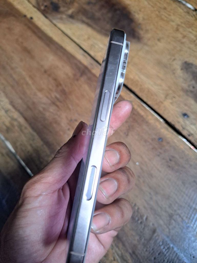 Apple iPhone 16 Pro 128GB vàng samac 98%. Mua bán Điện thoại tại Huyện Châu Phú An Giang được đăng bởi kiều em 9227 hình 1