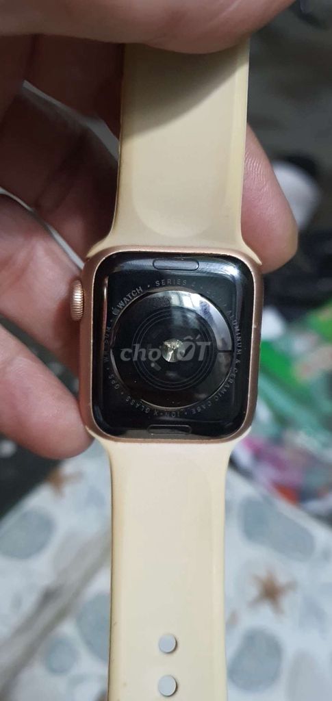 Apple Watch Series 4 Vàng hồng. Mua bán Thiết bị đeo thông minh tại Quận 8 Tp Hồ Chí Minh được đăng bởi Nguyen thinh hình 1