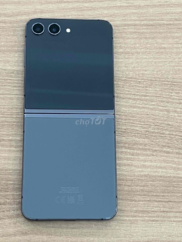 Samsung Galaxy Z Flip 5 512GB Đen. Mua bán Điện thoại tại Thành phố Long Xuyên An Giang được đăng bởi Laptop Mai Lý Nghĩa hình 1