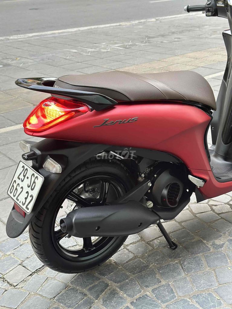 Janus 125fi fom mới bản tiêu chuẩn sơn máy zin100%. Mua bán Xe máy tại Quận Cầu Giấy Hà Nội được đăng bởi nguyễn bích thuỷ hình 4
