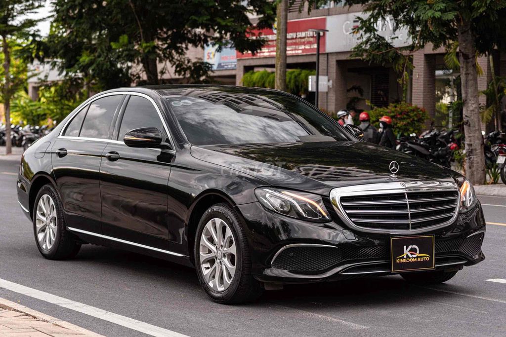 E200 - 2017 đẳng cấp doanh nhất giá rẻ siêu đẹp. Mua bán Ô tô tại Quận 7 Tp Hồ Chí Minh được đăng bởi Dương Phương hình 4