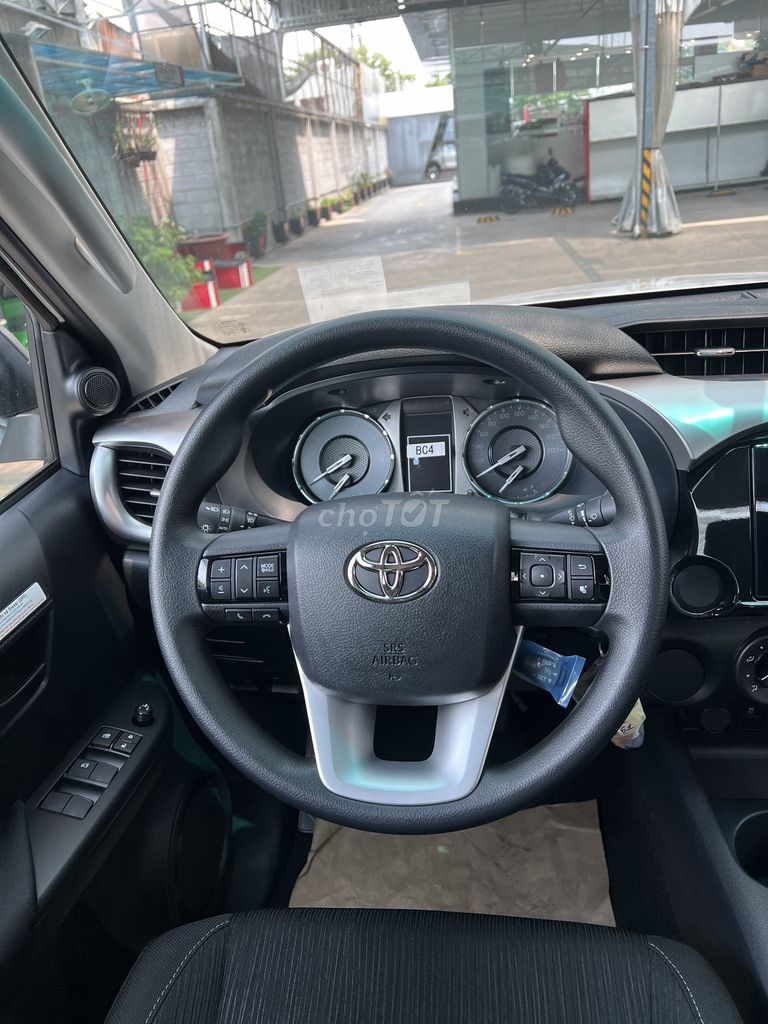 TOYOTA HILUX - Giao ngay - Lãi suất góp chỉ 6.99%. Mua bán Ô tô tại Thành phố Thủ Đức Tp Hồ Chí Minh được đăng bởi Hiếu Trả Góp Xe hình 12