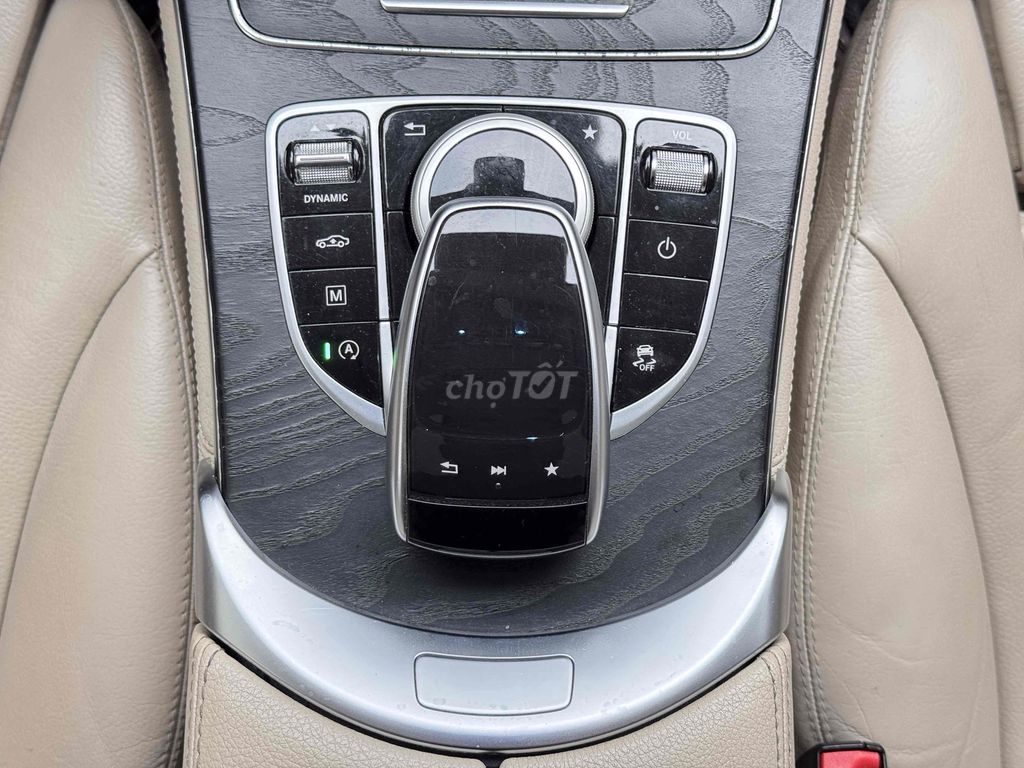 GLC300 4Matic Trắng Kem 8v7 Km (Bao Check). Mua bán Ô tô tại Quận Bình Tân Tp Hồ Chí Minh được đăng bởi Huỳnh Thiên Bảo hình 12