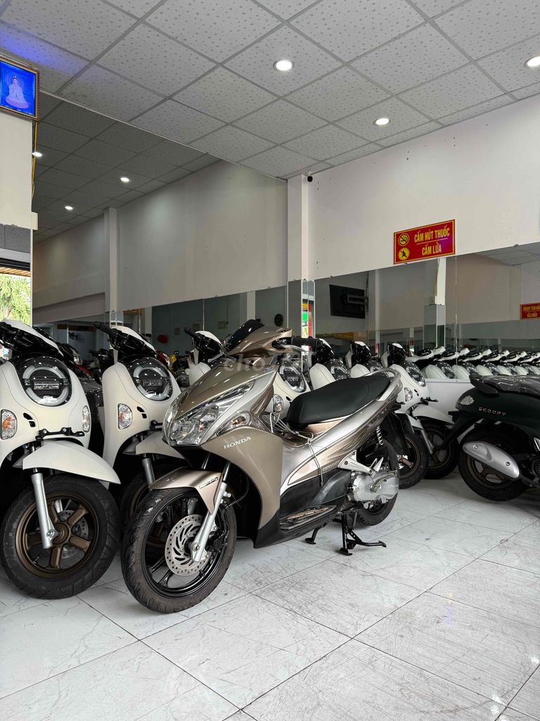 AIR BLADE 2012. Xém Cọp - Cực Đẹp - Máy Zin Êm Ấm. Mua bán Xe máy tại Thành phố Rạch Giá Kiên Giang được đăng bởi XE MÁY CŨ TÂN 128 hình 11