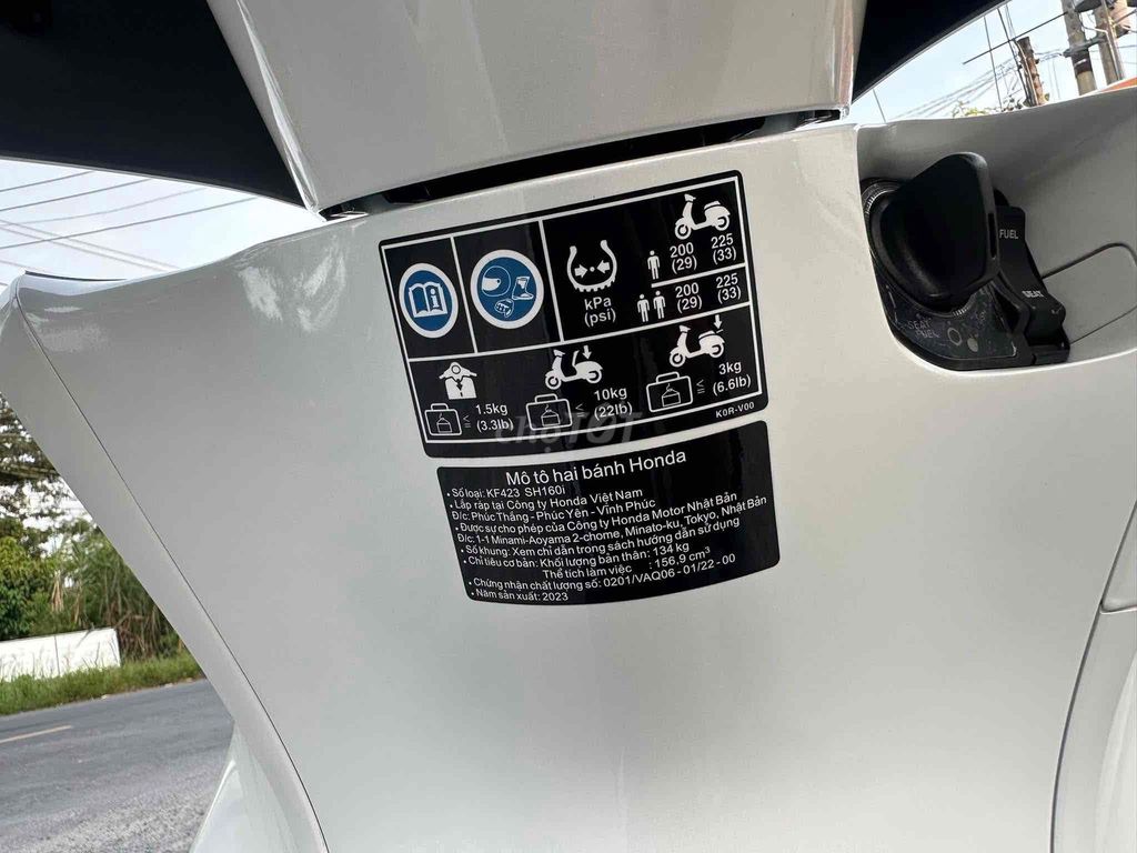 Honda SH 160i ABS 2023 Trắng 7000 km. Mua bán Xe máy tại Huyện Thạnh Phú Bến Tre được đăng bởi XE MÁY MINH TÂN hình 5