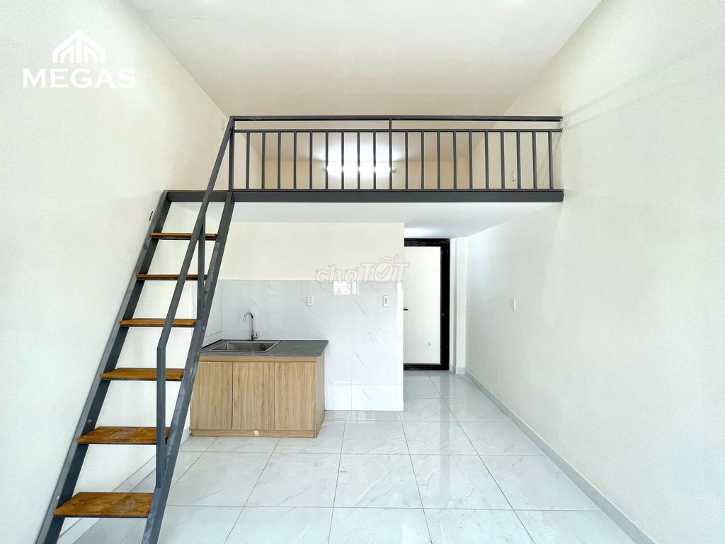 PHÒNG MỚI XÂY BAN CÔNG CỬA SỔ _ GẦN NHÀ MÁY BIA LÊ VĂN KHƯƠNG