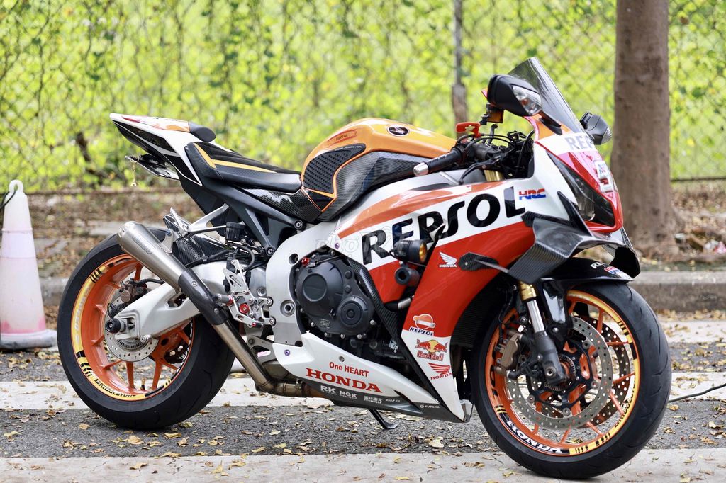 Honda CBR1000RR Repsol 2015 Model 2015. Mua bán Xe máy tại Quận Gò Vấp Tp Hồ Chí Minh được đăng bởi Hồng Brixton hình 1