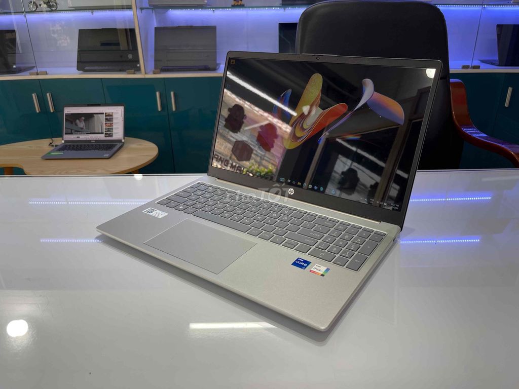 Laptop HP 15-fd0015TU i7 1355U 16GB/512GB ZIN TEM. Mua bán Laptop tại Quận Ninh Kiều Cần Thơ được đăng bởi HOÀNG MAI STORE hình 1