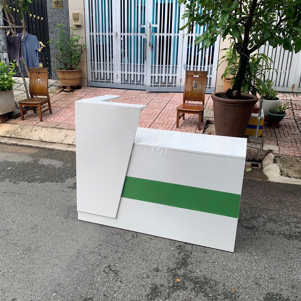 Quầy lễ tân, quầy thu ngân gỗ MDF chống ẩm 1m4. Mua bán Đồ chuyên dụng, Giống nuôi trồng tại Quận Gò Vấp Tp Hồ Chí Minh được đăng bởi Thanh lý Phú Nhàn hình 2