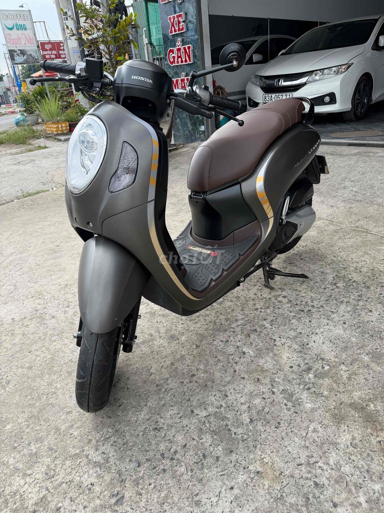 Honda Scoopy màu Xám. Mua bán Xe máy tại Quận Bình Thuỷ Cần Thơ được đăng bởi thiên phúc hình 1