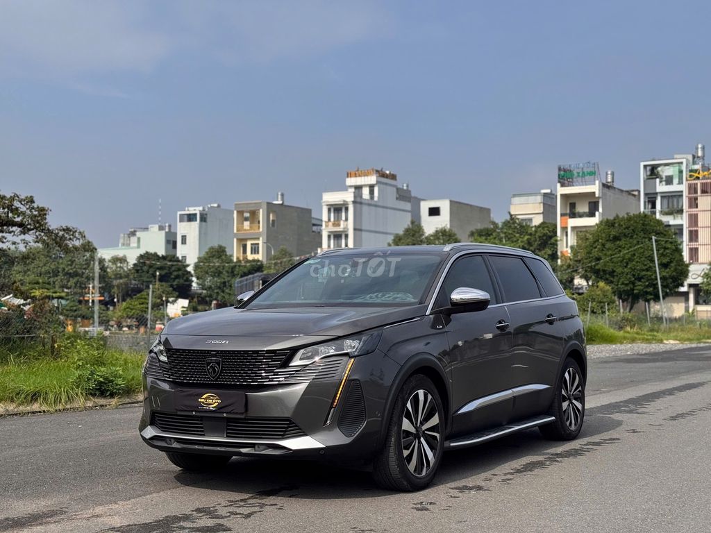 Peugeot 5008 SUV 7 мест, серый