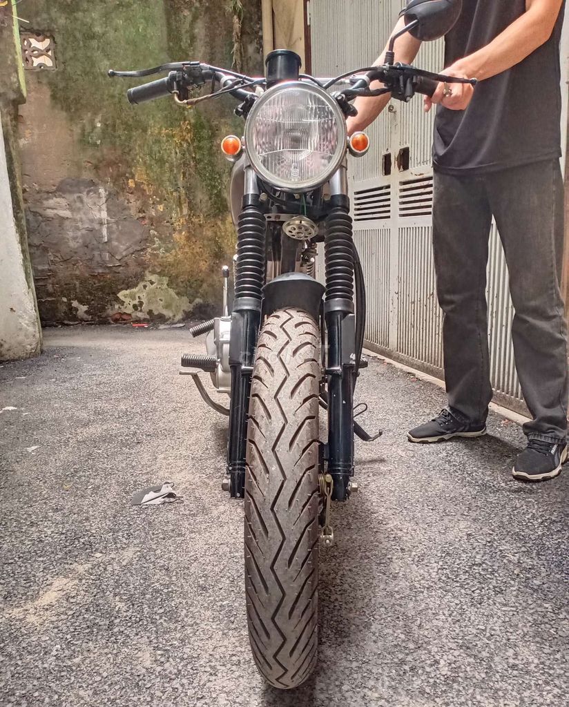 Xe daelim 125cc độ caferacer.. Mua bán Xe máy tại Quận Thanh Xuân Hà Nội được đăng bởi Mạc Kiệt hình 4