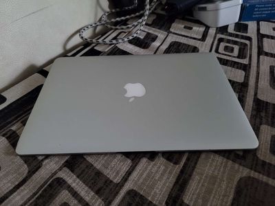 Macbook air 2011 13 inch A1369 i7 1.8g 4g 128g