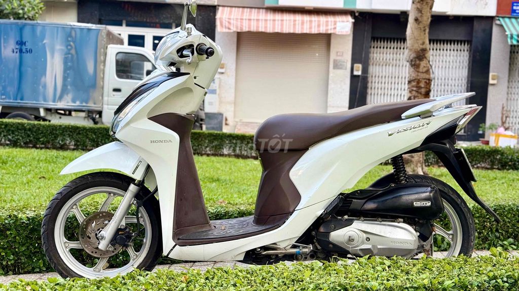 Honda Vision белый, скутер